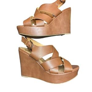Report Pisces Wedge Sandal Tan Size 9